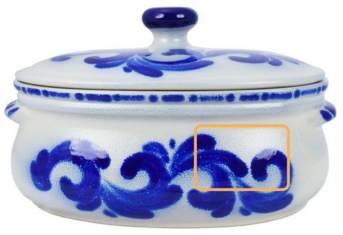 Kleiner ovaler Brottopf aus Keramik blau bemalt