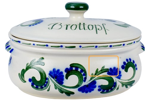 Kleiner ovaler Brottopf aus Keramik grün-blau bemalt