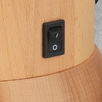 Der einfache Kippschalter so schlicht im Design wie die ganze Getreidemühle 