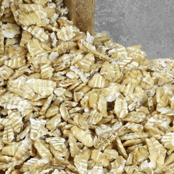 Schöne Haferflocken selbst hergestellt mit dem Salzburger Flockenmeister