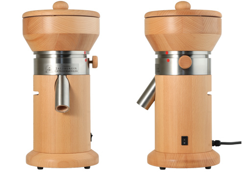 Elektrische Getreidemühle Salzburger MT5 ohne Kunststoffe in Buche von Agrisan frontal und seitlich