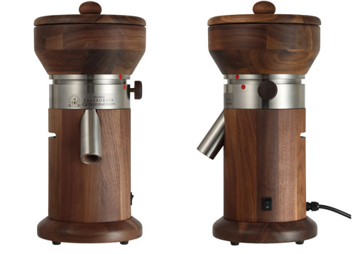 Elektrische Getreidemühle Salzburger MT5 in Nussbaum von Agrisan frontal und seitlich