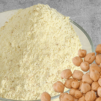 Die großen, harten Kichererbsen werden ebenso fein.