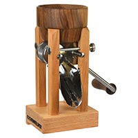 Eschenfelder Kornquetsche mit Holztrichter aus Nussbaum