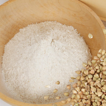 Billy 1 mahlt auch den harten Buchweizen problemlos auf Anhieb fein.