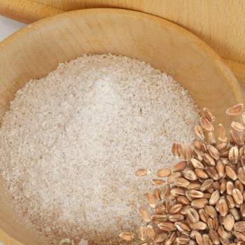 Hier Roggen bei feinster Einstellung gemahlen mit dem 100mm Mahlstein