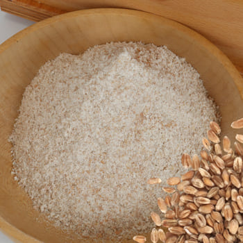 Hier Roggen bei feinster Einstellung gemahlen mit dem 100mm Mahlstein