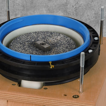 Drehender Mahlstein in der Mahlkammer aus lebensmittelechtem Kunststoff