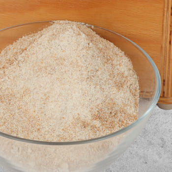 Weizen mahlt die Easy recht flott und fein genug für Vollkornbrot