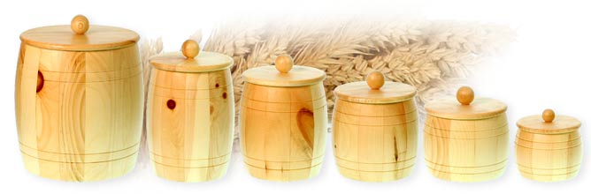 Holzdosen aus Zirbe als Vorratsbehälter für Getreide, Kaffee, Gewürze, Nüsse usw. in der Küche