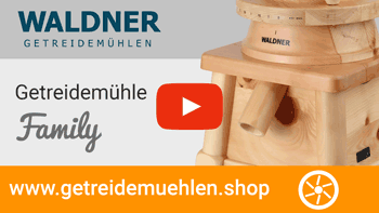 Waldner Getreidemühle Family mit Mahltest Weizen fein